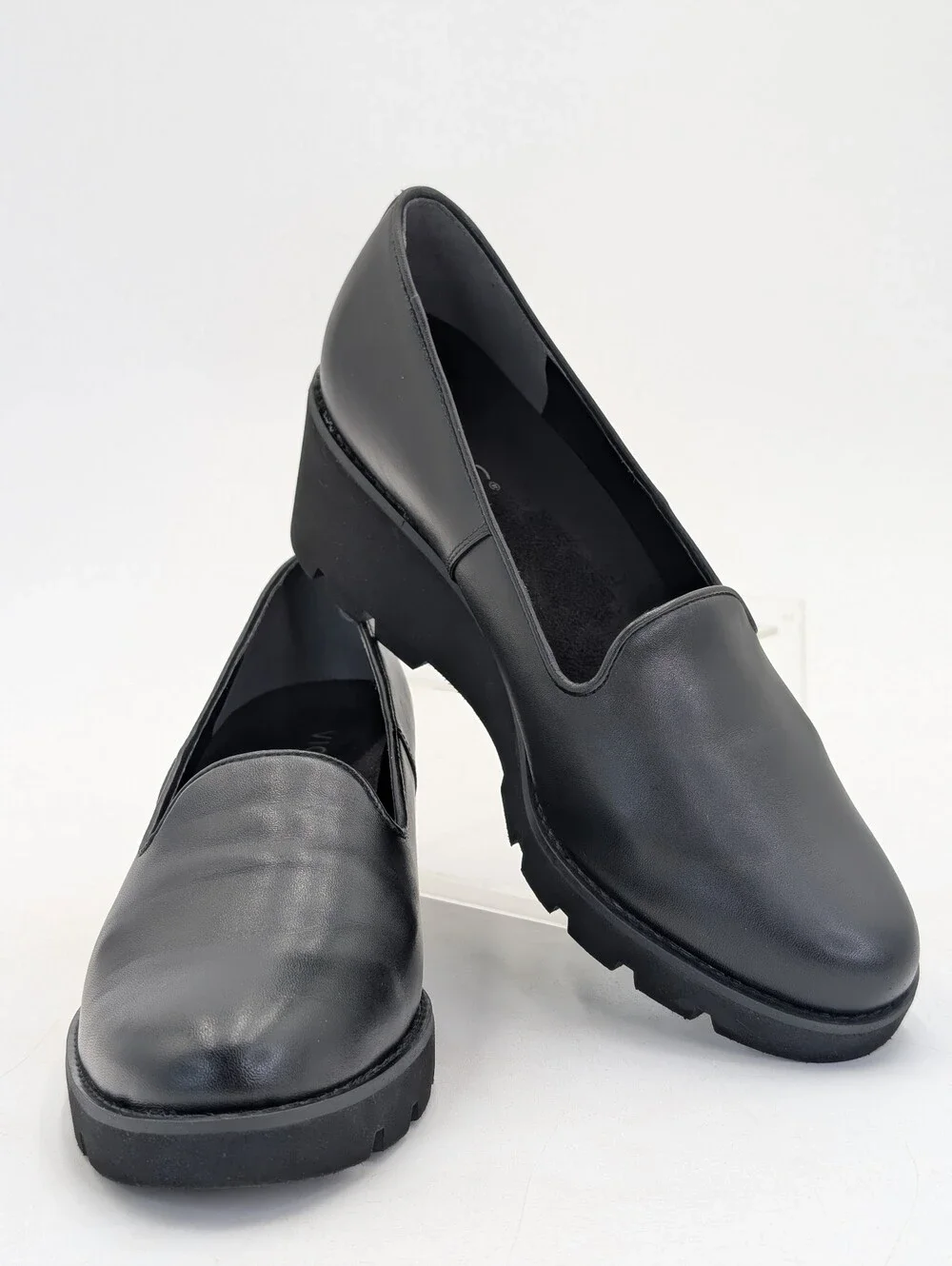 Vionic Willa Size 9 Genuine Smooth Black Leather Slip-On Moc-Toe Wedge Loafers